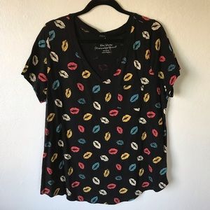 torrid black lip print heritage slub knit pocket tee